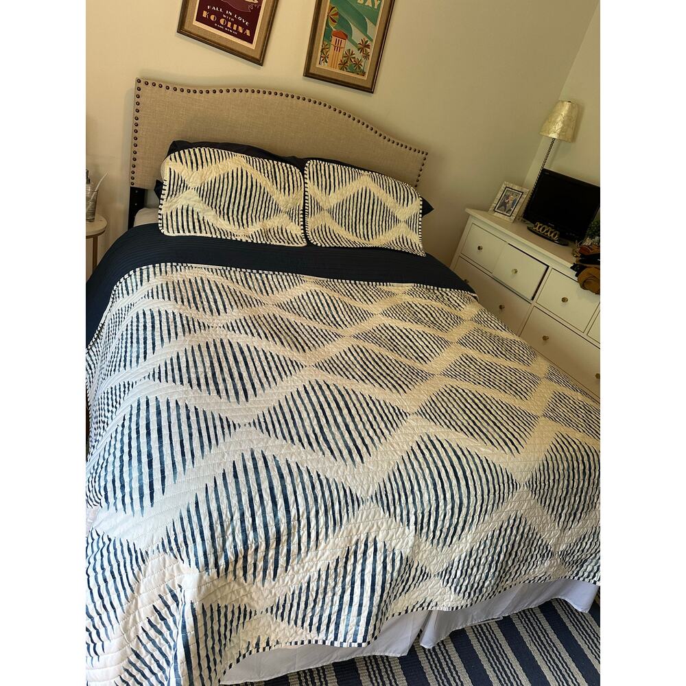 Linens & Hutch Distressed Diamond Reversible Quilt Set - NEW - Full/Queen